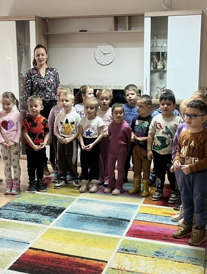 Úcta k starším - vystúpenie detí z MŠ.- P.O.H.